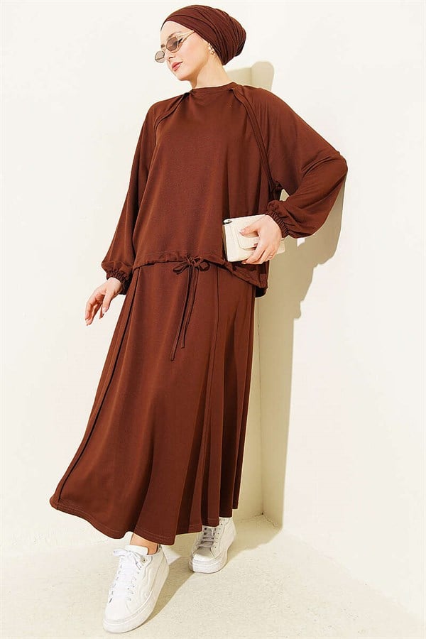 Tunnel Lace-Up Loisha Skirt 2 Piece Set in Coffee Brown