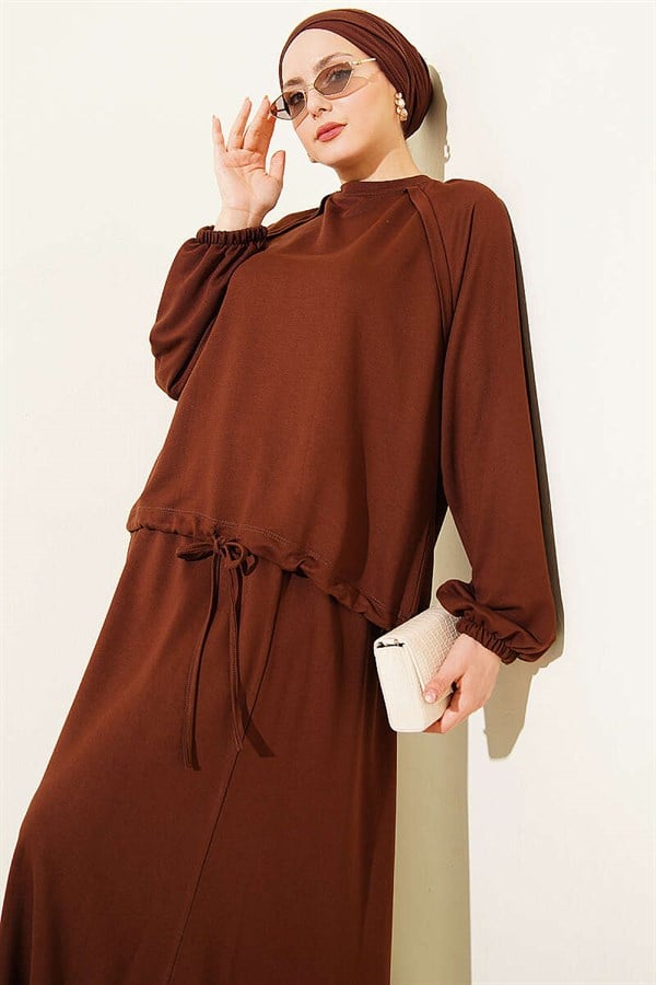 Tunnel Lace-Up Loisha Skirt 2 Piece Set in Coffee Brown