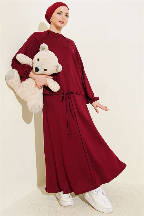Tunnel-style lace-up Loisha Skirt 2 Piece Set, plum color.