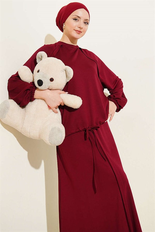 Tunnel-style lace-up Loisha Skirt 2 Piece Set, plum color.