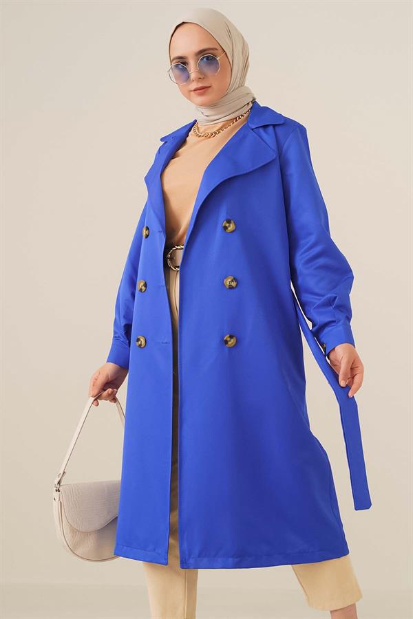Three-Button Double-Breasted Trench Coat in Saxe