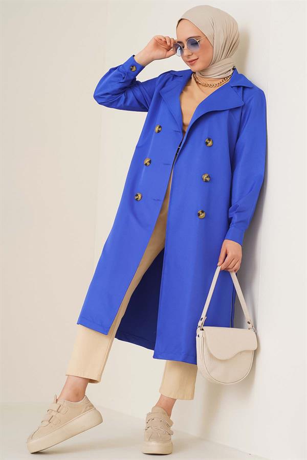 Three-Button Double-Breasted Trench Coat in Saxe