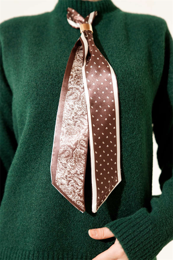 Long Scarf Knitted Sweater Emerald