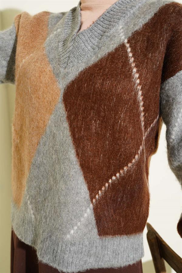 V-Neck Diamond Patterned Knitwear Sweater Gray