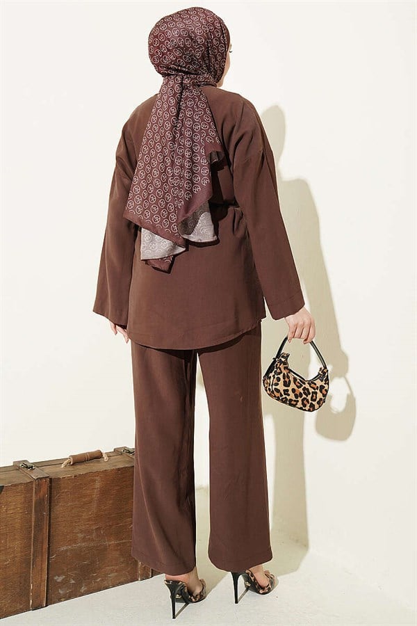 V-Neck Button-Down 2 Piece Set in Coffee