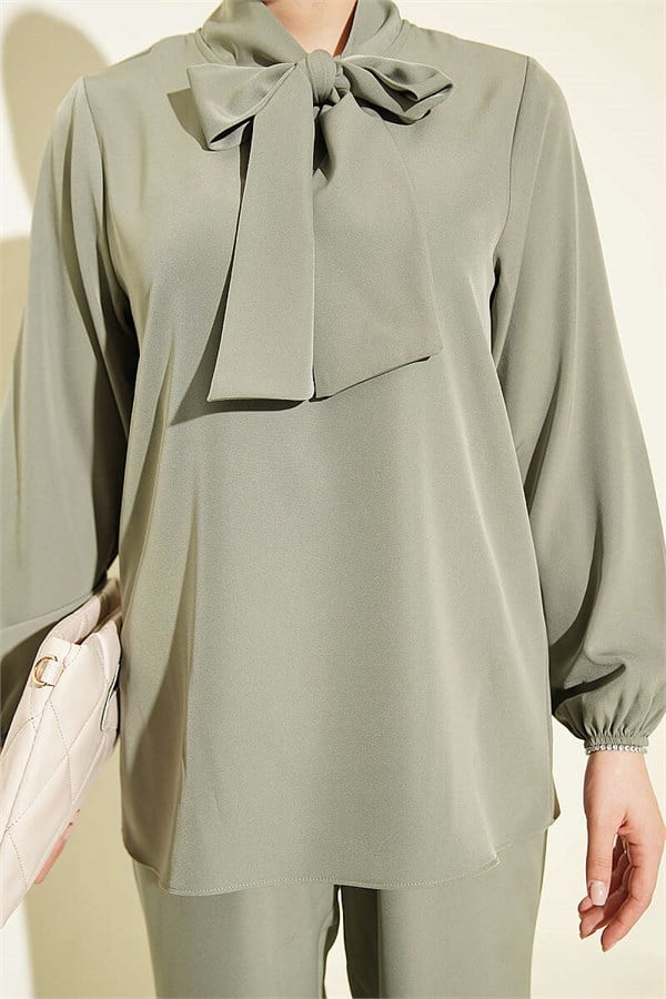 2 Piece Set with Neckline Detail, Light Green