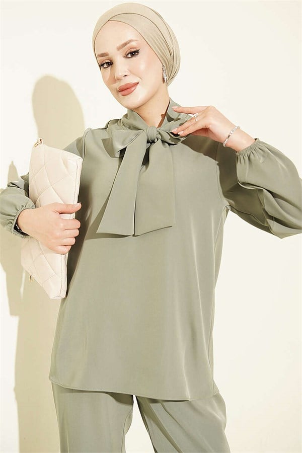 2 Piece Set with Neckline Detail, Light Green
