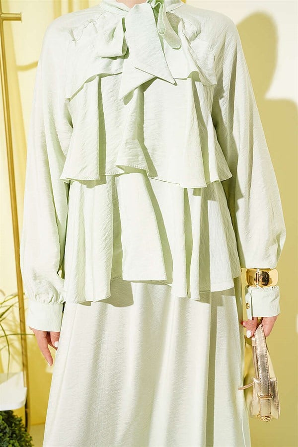 Tie-Neck Layered Skirt 2 Piece Set in Light Green