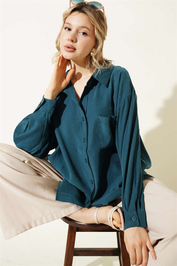 Oversize Shirt with Collar Pockets, Emerald Green