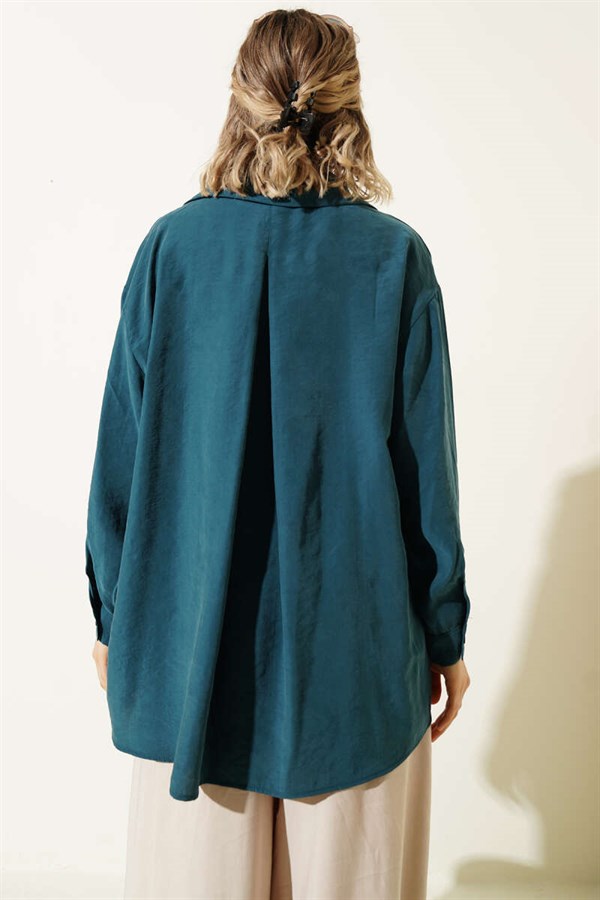 Oversize Shirt with Collar Pockets, Emerald Green