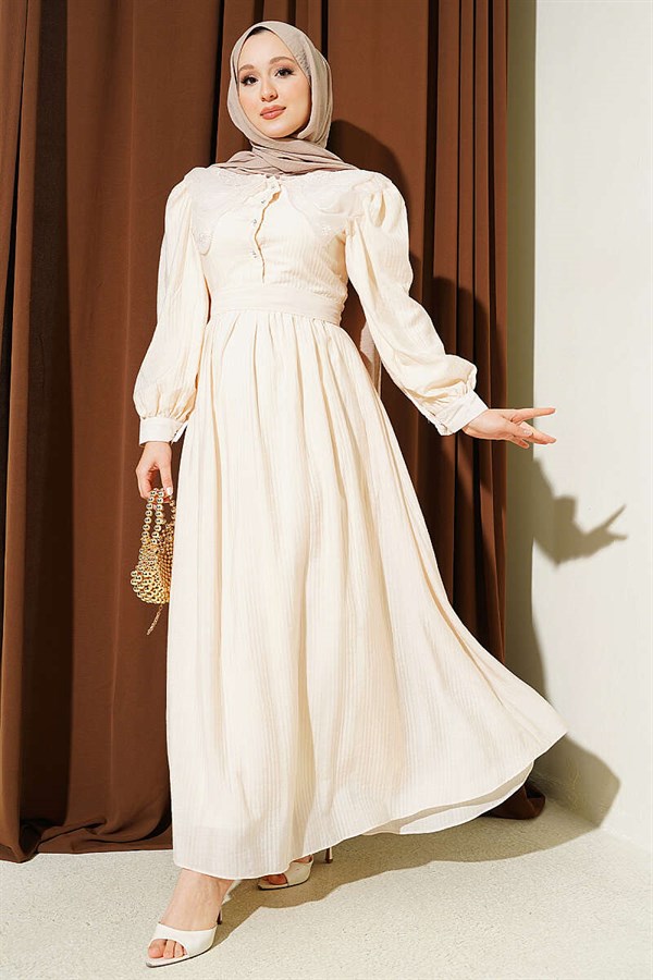 Beige Dress with Lace Collar and Balloon Sleeves