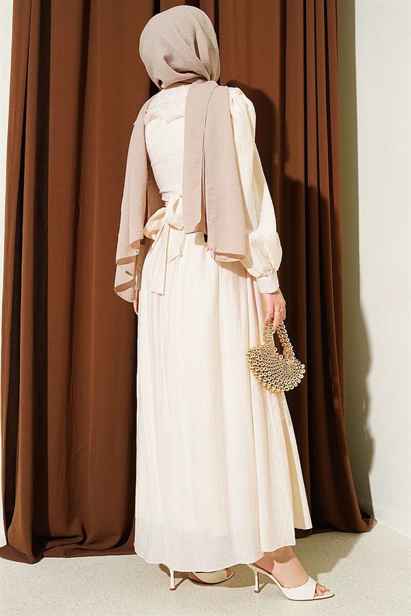 Beige Dress with Lace Collar and Balloon Sleeves