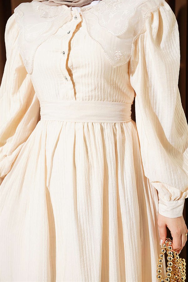 Beige Dress with Lace Collar and Balloon Sleeves