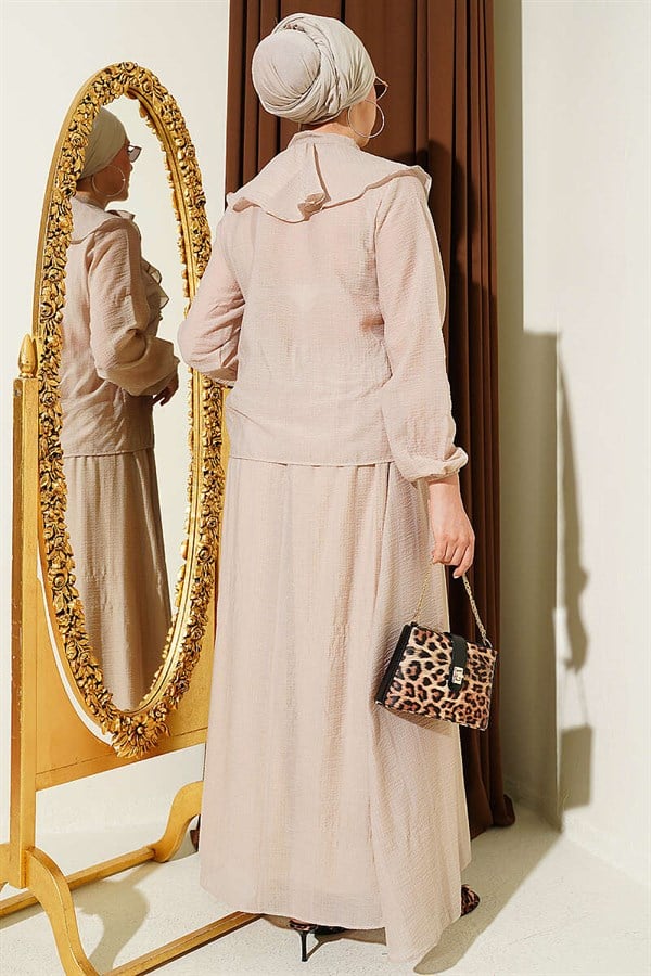 Beige 2 Piece Set with Ruffled Collar and Lace-Up Skirt