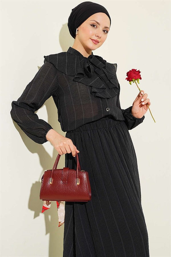 2 Piece Set with ruffled collar and lace-up skirt, black.