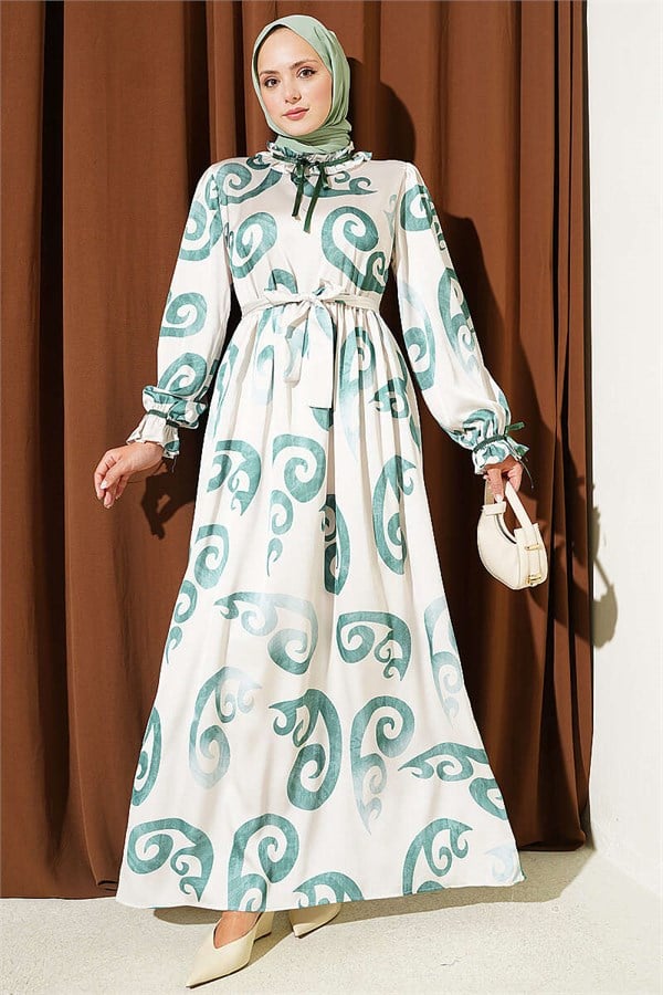 Green Dress with Ruffled Collar and Ribbon Detail