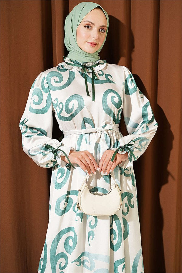 Green Dress with Ruffled Collar and Ribbon Detail