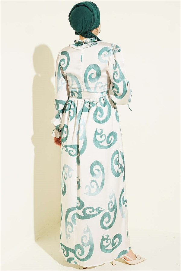 Green Dress with Ruffled Collar and Ribbon Detail
