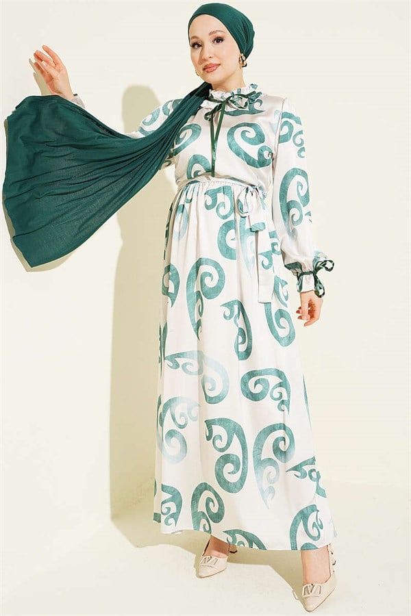 Green Dress with Ruffled Collar and Ribbon Detail