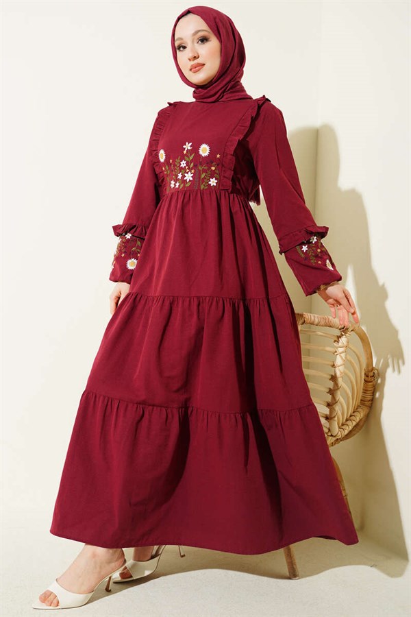 Burgundy Poplin Dress with Ruffled Collar and Embroidery