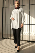 Loose-fitting shirt with collar bow, white.