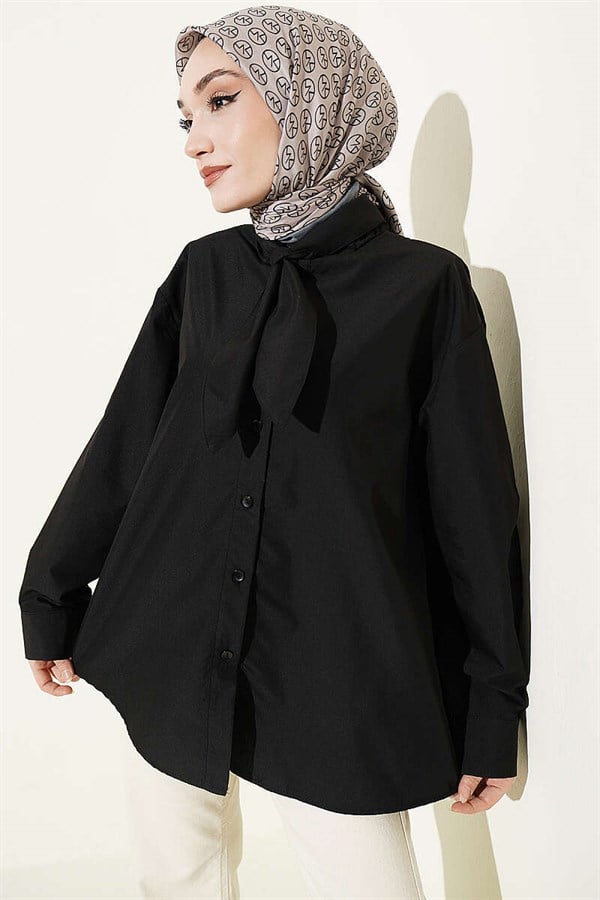 Loose-fitting shirt with drawstring collar, black.