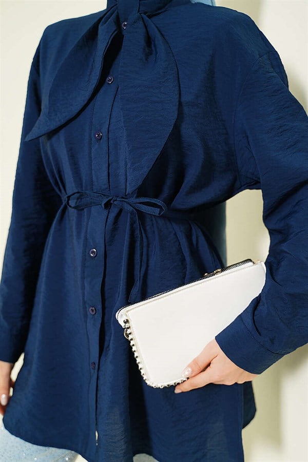 Loose-fitting shirt with tie collar, navy blue.