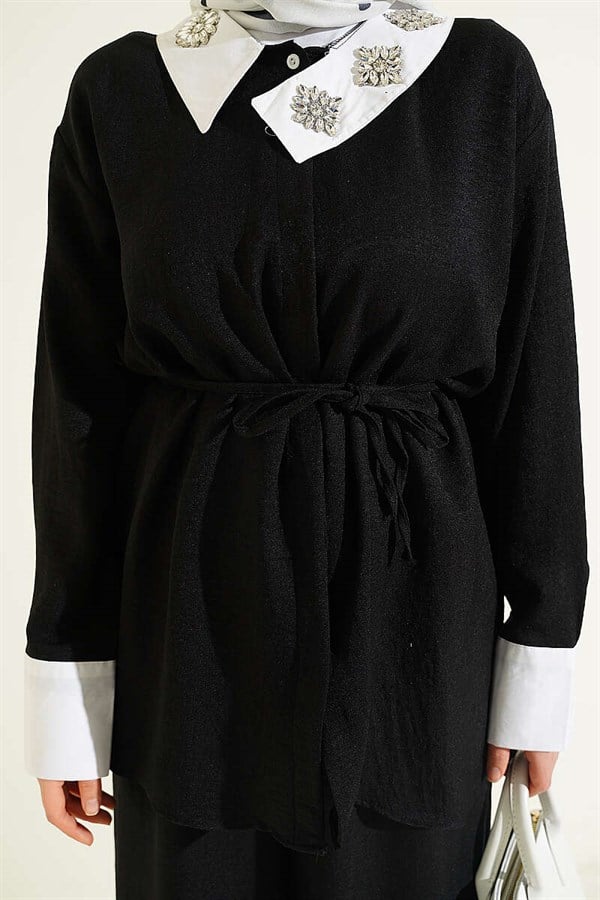 2 Piece Set with embellished collar and hidden buttons, black.