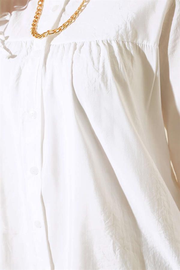 Chain-Collar, Cuff-Laced Shirt in Ecru