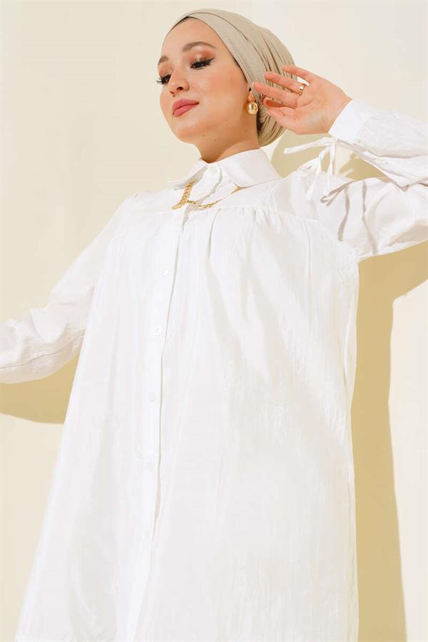 Chain-Collar, Cuff-Laced Shirt in Ecru
