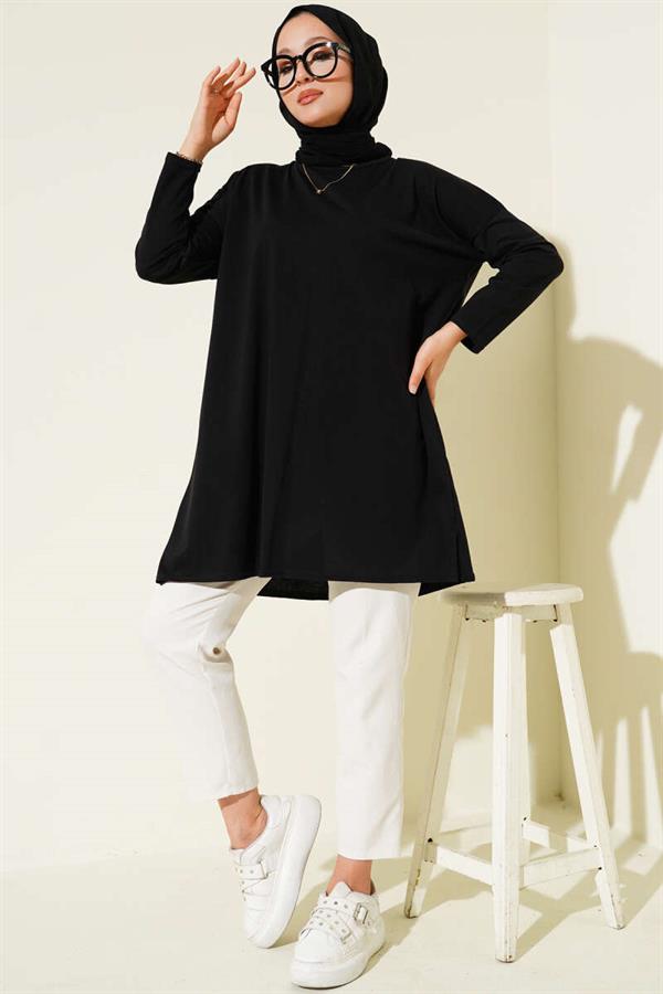 Basic Tunic with Side Slits in Black