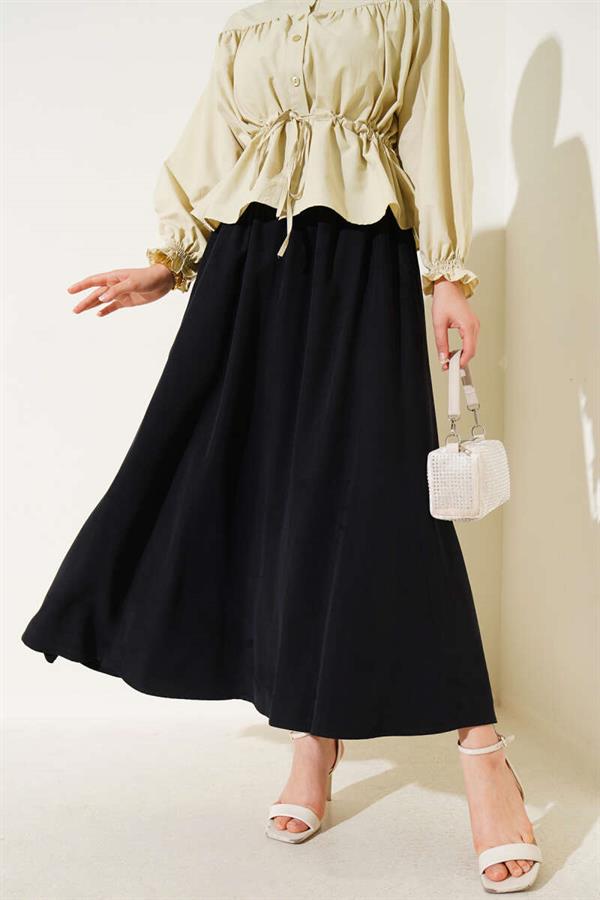 Basic Skirt with Side Pockets Black
