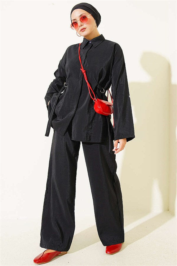 2 Piece Set with hidden buttons and buckle closure on the sides, black.