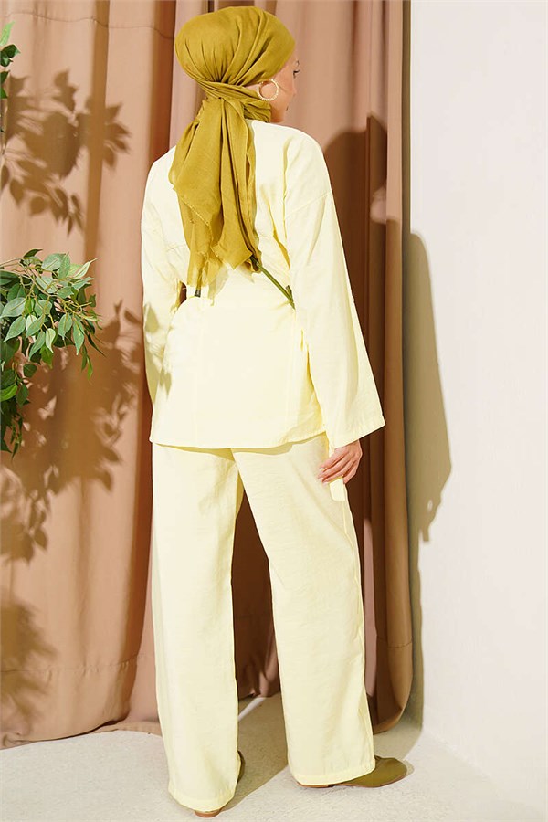 2 Piece Set with hidden buttons and buckle closure on the sides, yellow.