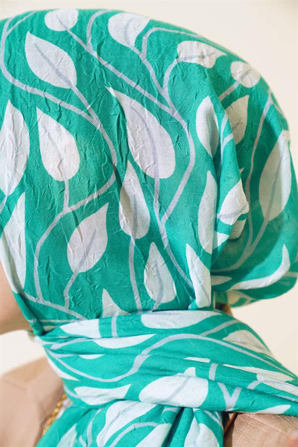 Leaf Pattern Bamboo Krash Shawl Benetton
