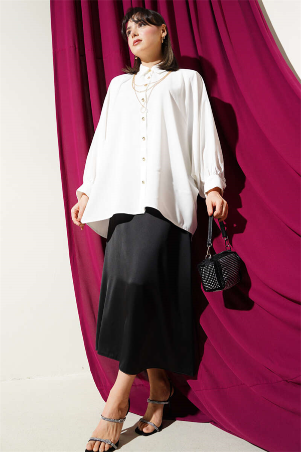 Oversize Shirt with Batwing Sleeve Necklace, White