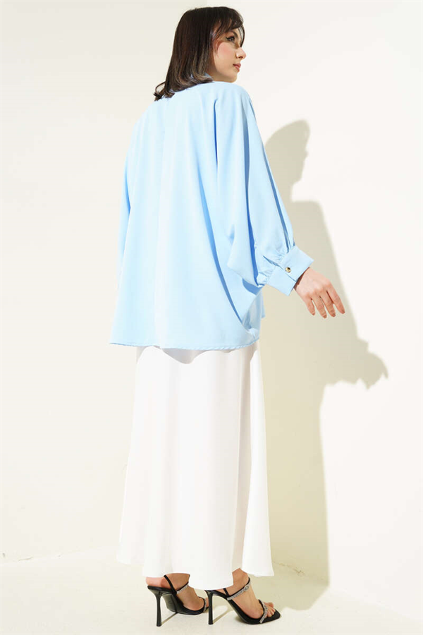 Oversize Shirt with Batwing Sleeve Necklace, Blue