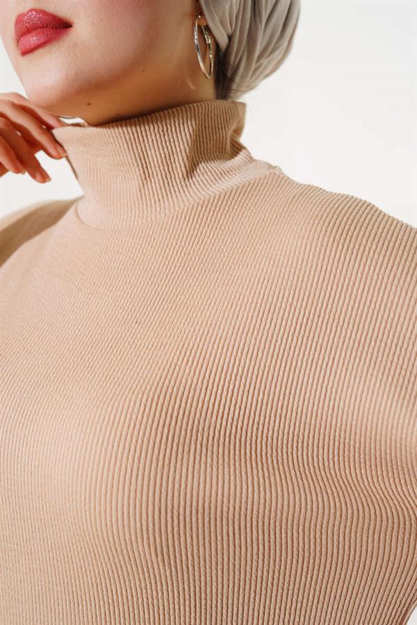 Half Turtleneck Corduroy Skirt 2 Piece Set Beige