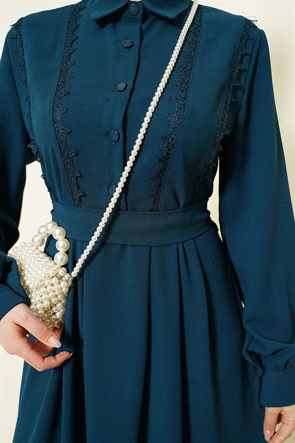 Half-Button Lace Detail Dress Emerald