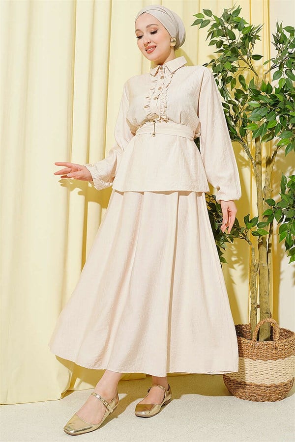 2 Piece Set with half-button ruffled skirt, beige.