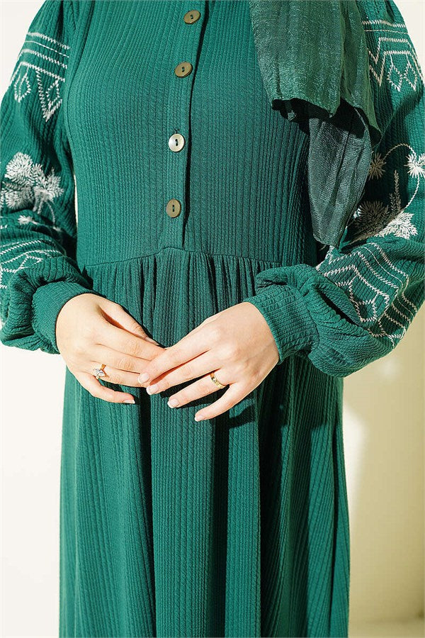 Half-Button Embroidered Knitted Dress Green
