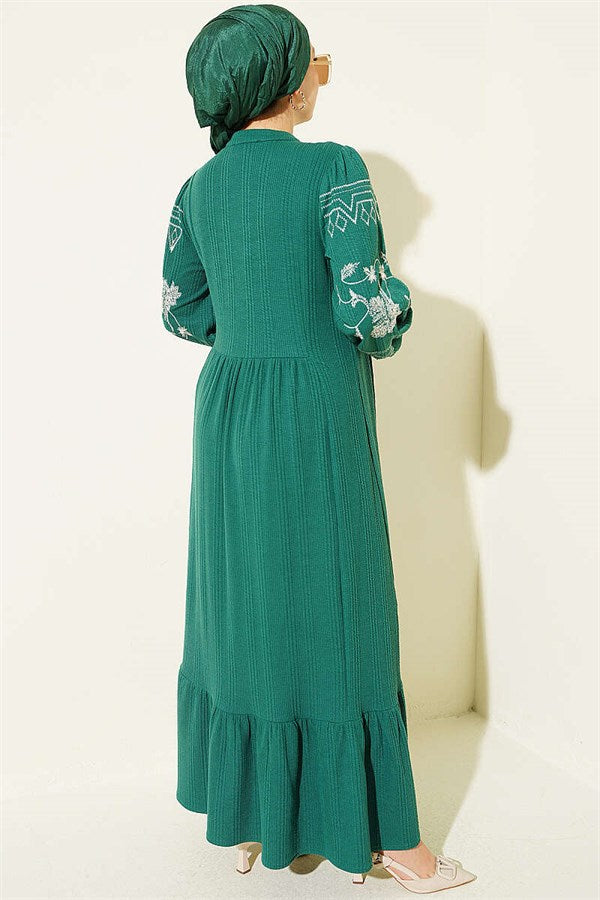 Half-Button Embroidered Knitted Dress Green