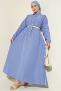 Half-buttoned, side-slit striped long shirt, navy blue.