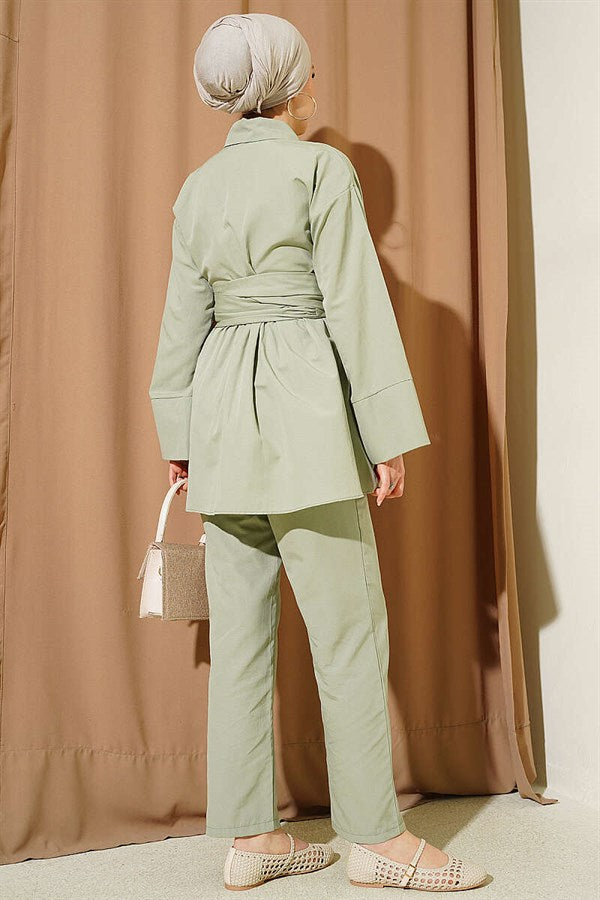 Half-Buttoned Belted 2 Piece Set in Light Green