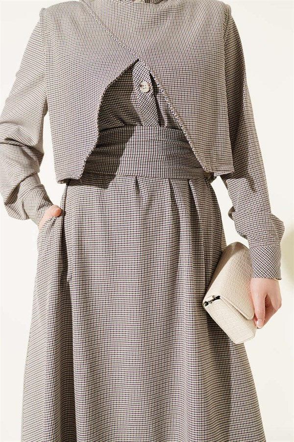 Vest-style gingham belted dress in lilac.