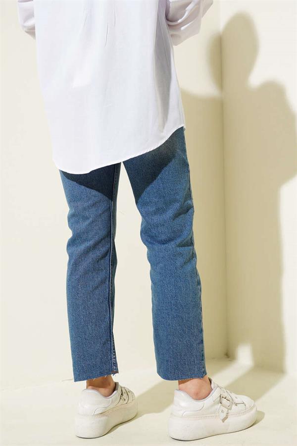 Frayed Detailed Cut Leg Jeans Blue