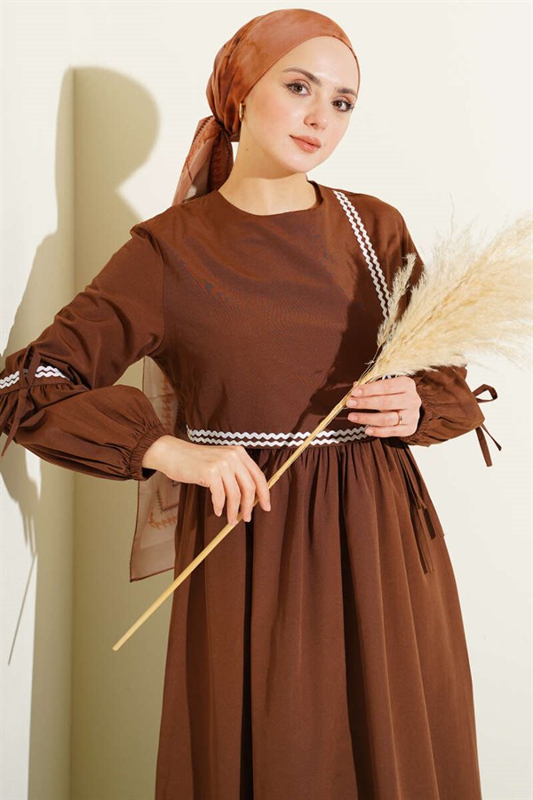 Zigzag Embroidered Side-Tie Poplin Dress, Coffee