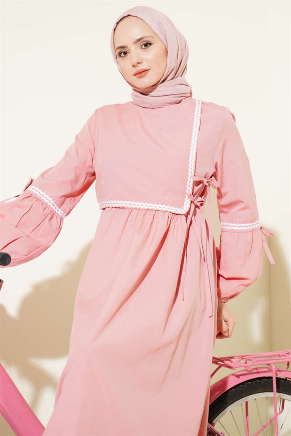 Zigzag Embroidered Side-Tie Poplin Dress in Powder Pink