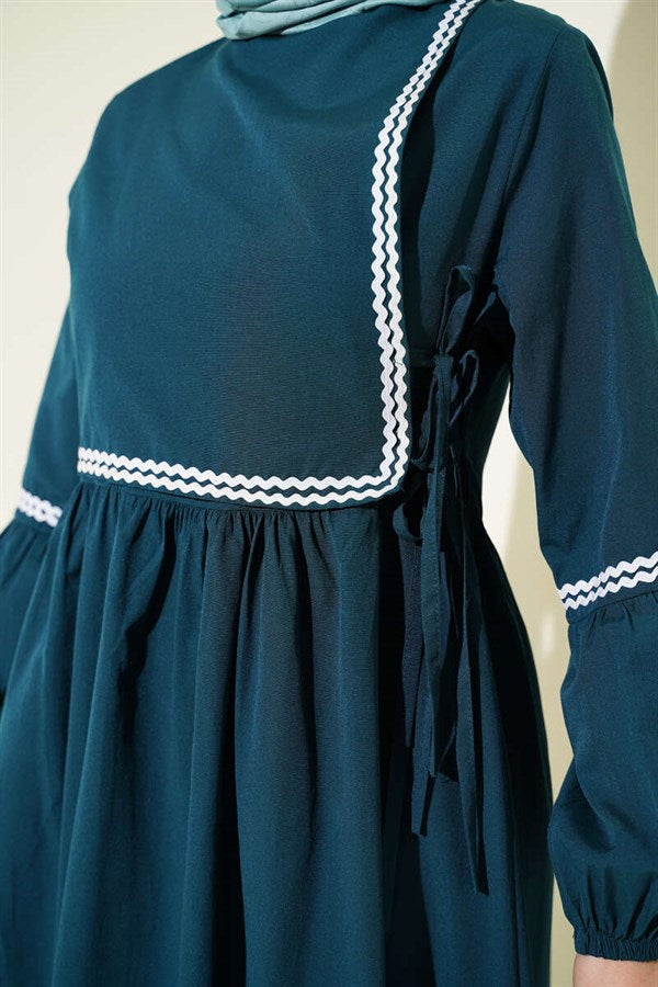 Zigzag Embroidered Side-Tie Poplin Dress Emerald