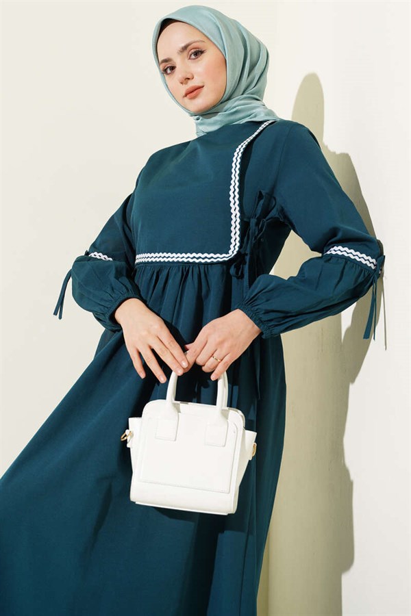 Zigzag Embroidered Side-Tie Poplin Dress Emerald